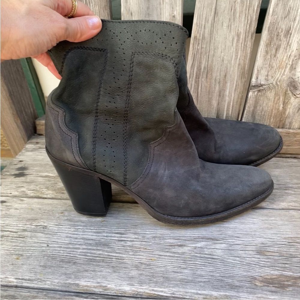 Sartore Women's Black Suede western style Ankle Boots size 7 - Picture 7 of 14